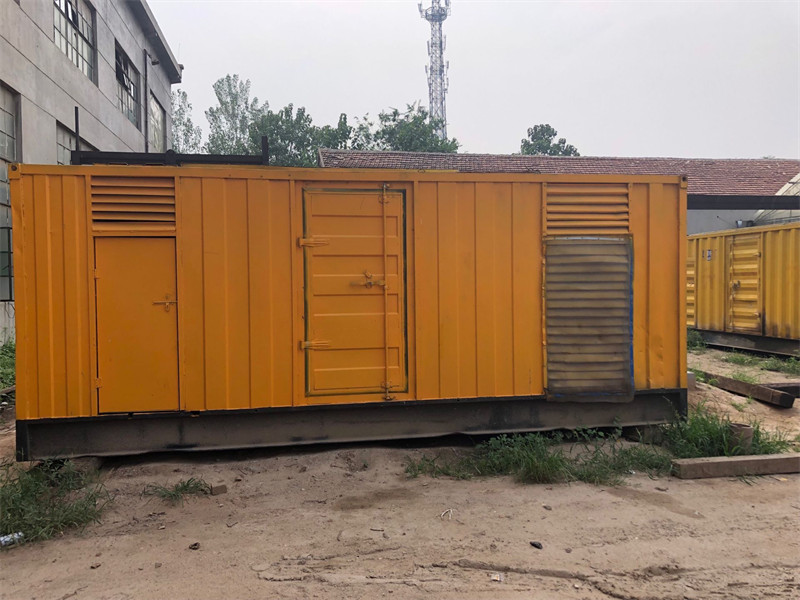 丰润发电机出租进行负载测试时，电瓶电量不足的具体判断标准是什么？
